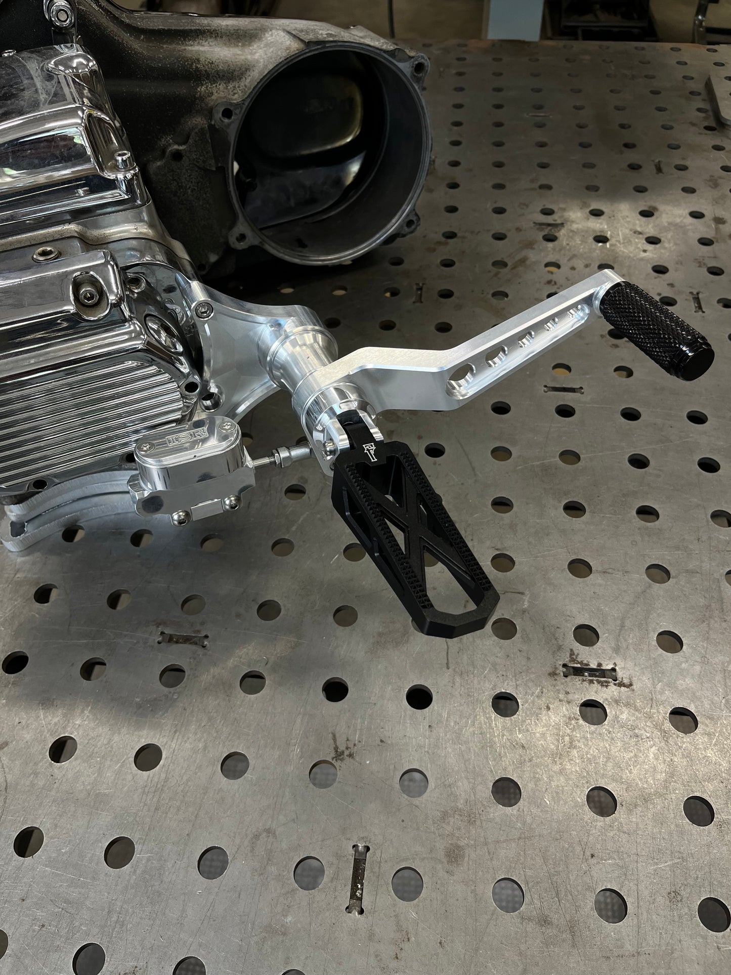 Aluminum Mid Controls Harley Touring 1999-2006 Speedholes - Famous Fabricator