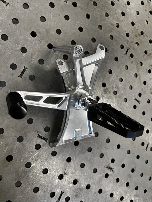 Harley Softail M8 Mid Controls