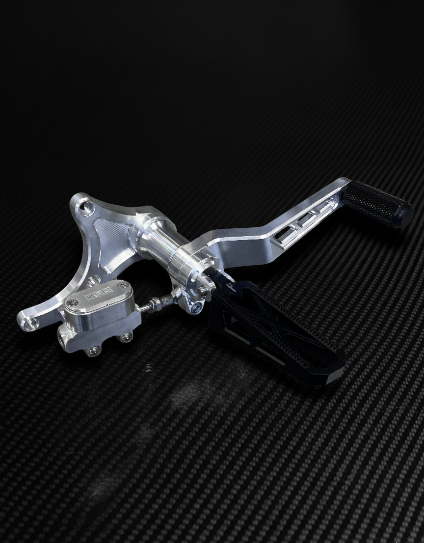 Harley Softail M8 Mid Controls