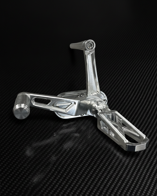 Harley Softail Mid Controls Slotted (84-99)