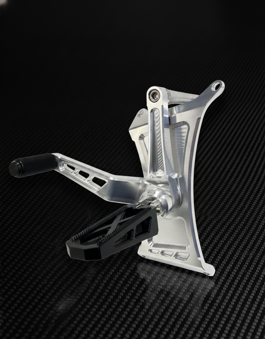 Harley Touring Mid Controls Slotted (17-up)