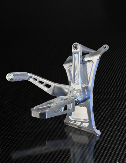 Harley Touring Mid Controls Slotted (07-16)