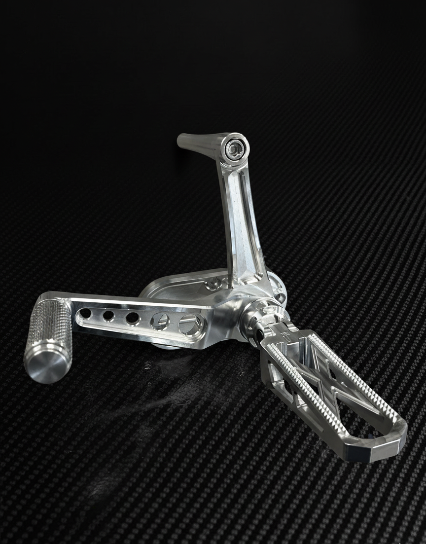 Harley Dyna Mid Controls Speed Holes (99-06)