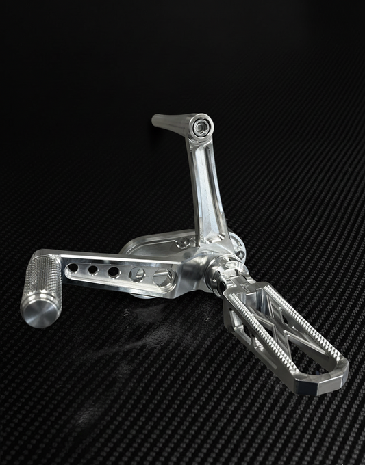 Harley Dyna Mid Controls Speed Holes (99-06)