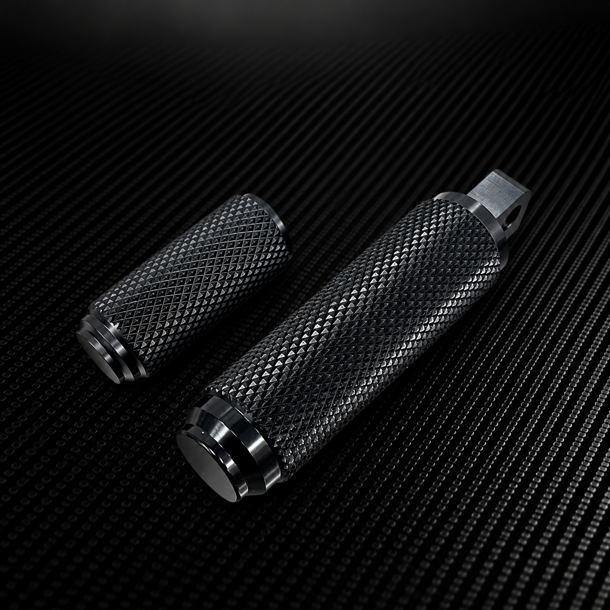 Knurled Foot Pegs round black