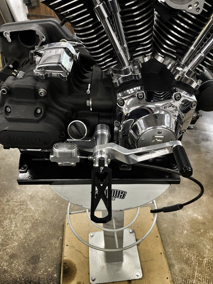 Harley Dyna Mid Controls Slotted (06-17)